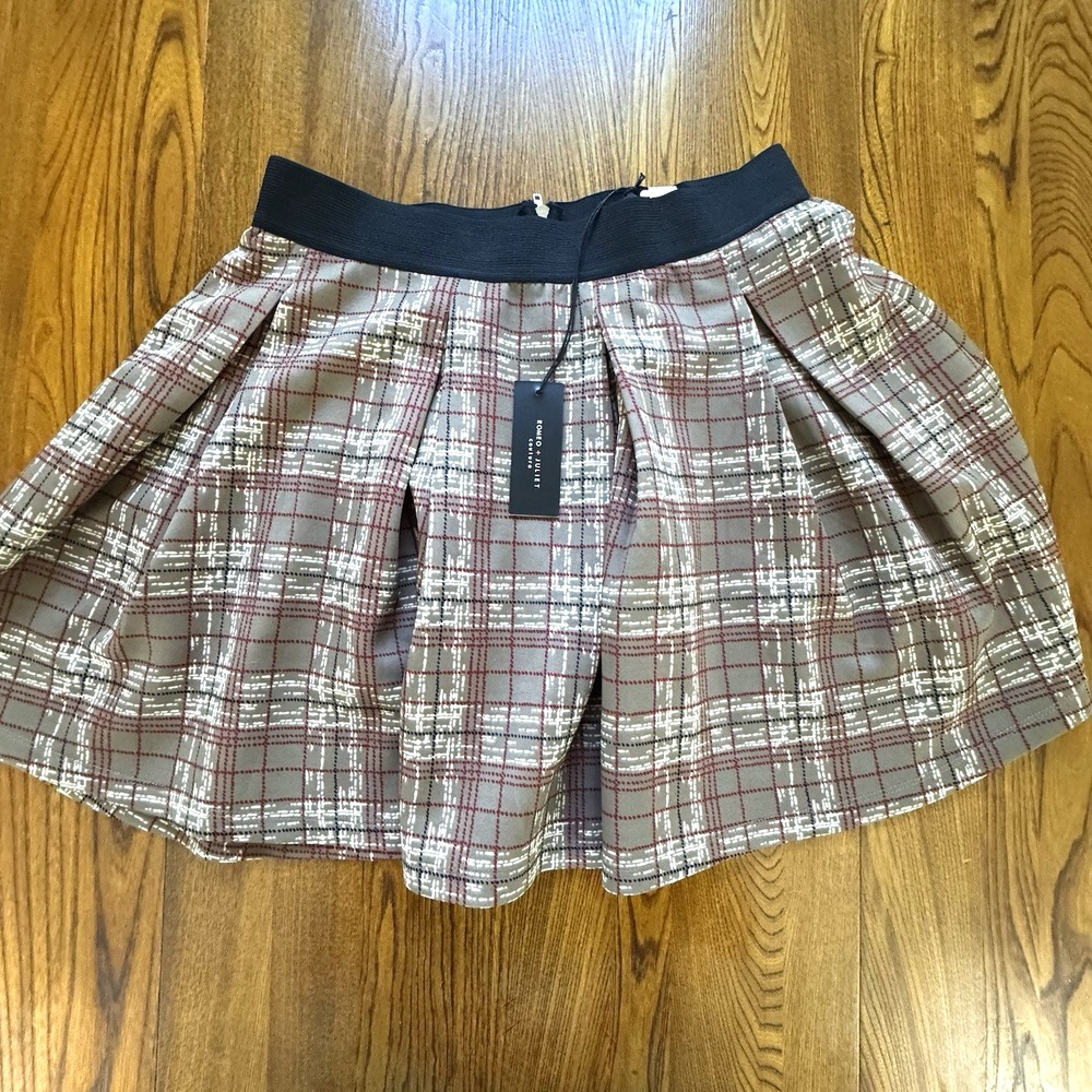 Romeo & Juliet Couture Plaid Skirt Set - Brown and Black